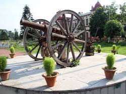 The Patna museum holds the most unique collection from the First World War I which the cannon used in the war is kept as a memory to display in the mu
